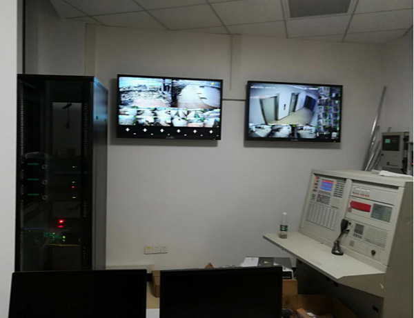 大廳感應(yīng)門(mén)安防監(jiān)控